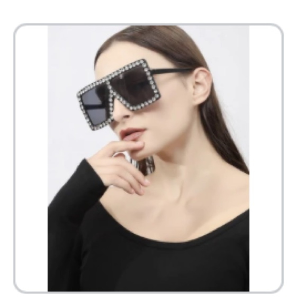 Oversized Sunglass